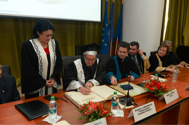 Doctor-Honoris-Causa